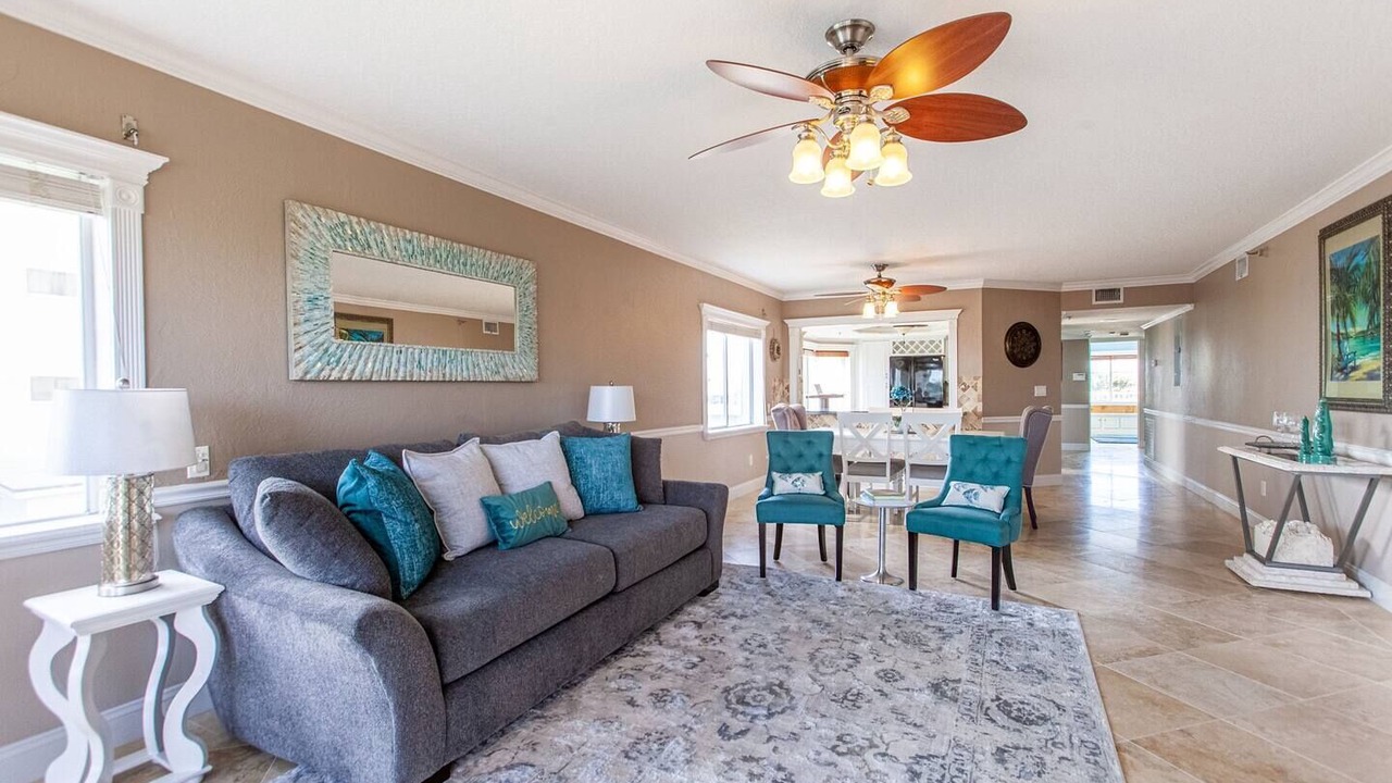 Photo of Livingroom in Crescent Beach