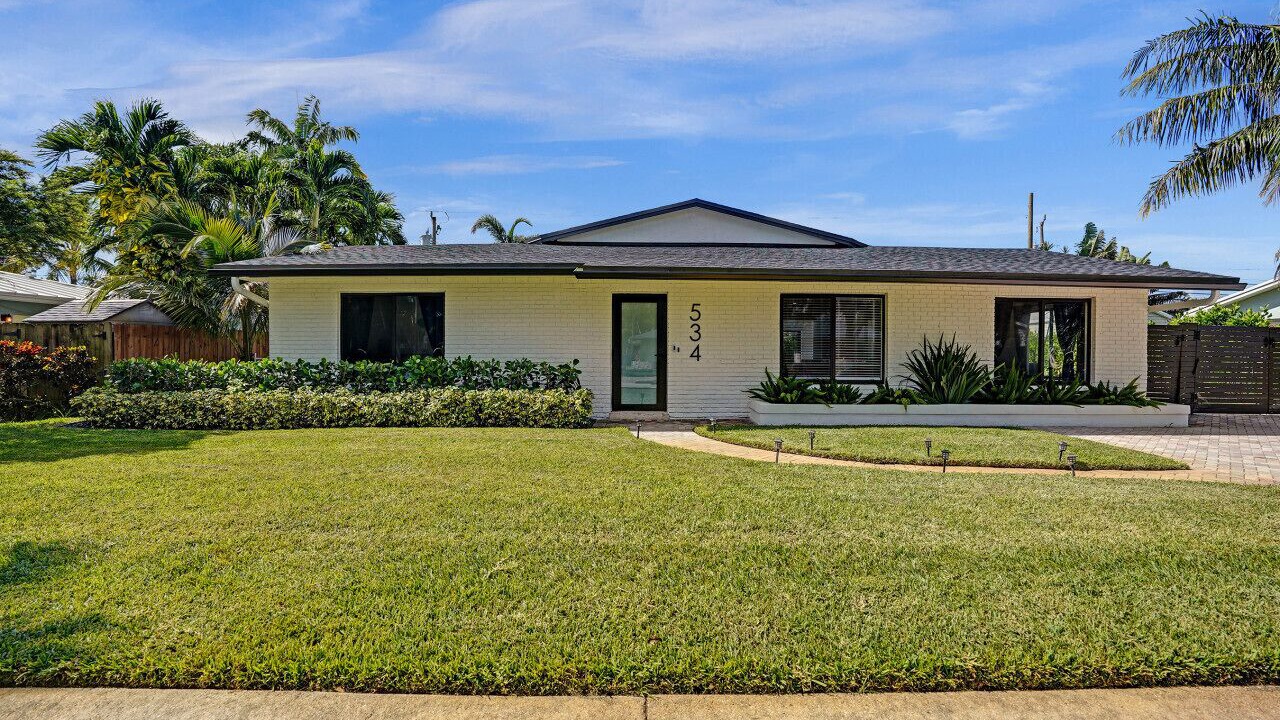 Photo of Outdoor in Tropic Palms