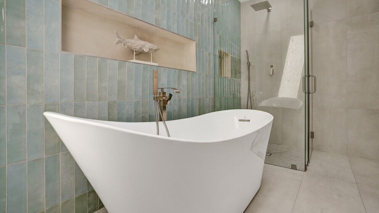 Photo of Bathroom in Tropic Palms