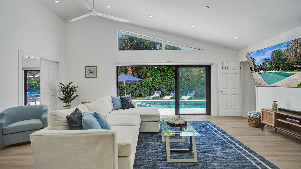 Photo of Livingroom in Tropic Palms