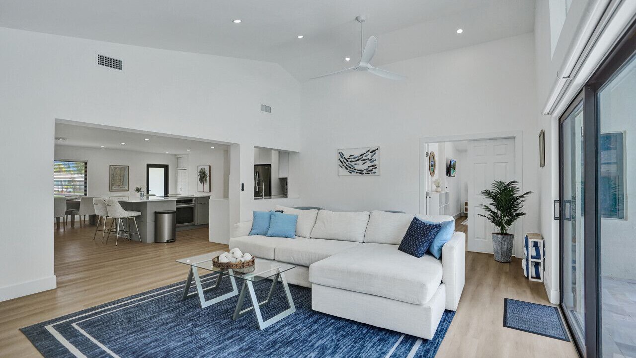 Photo of Livingroom in Tropic Palms