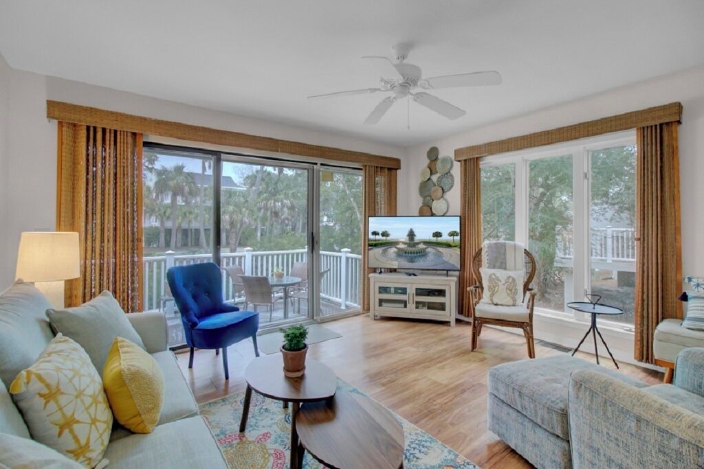 Photo of Livingroom in Twin Oaks