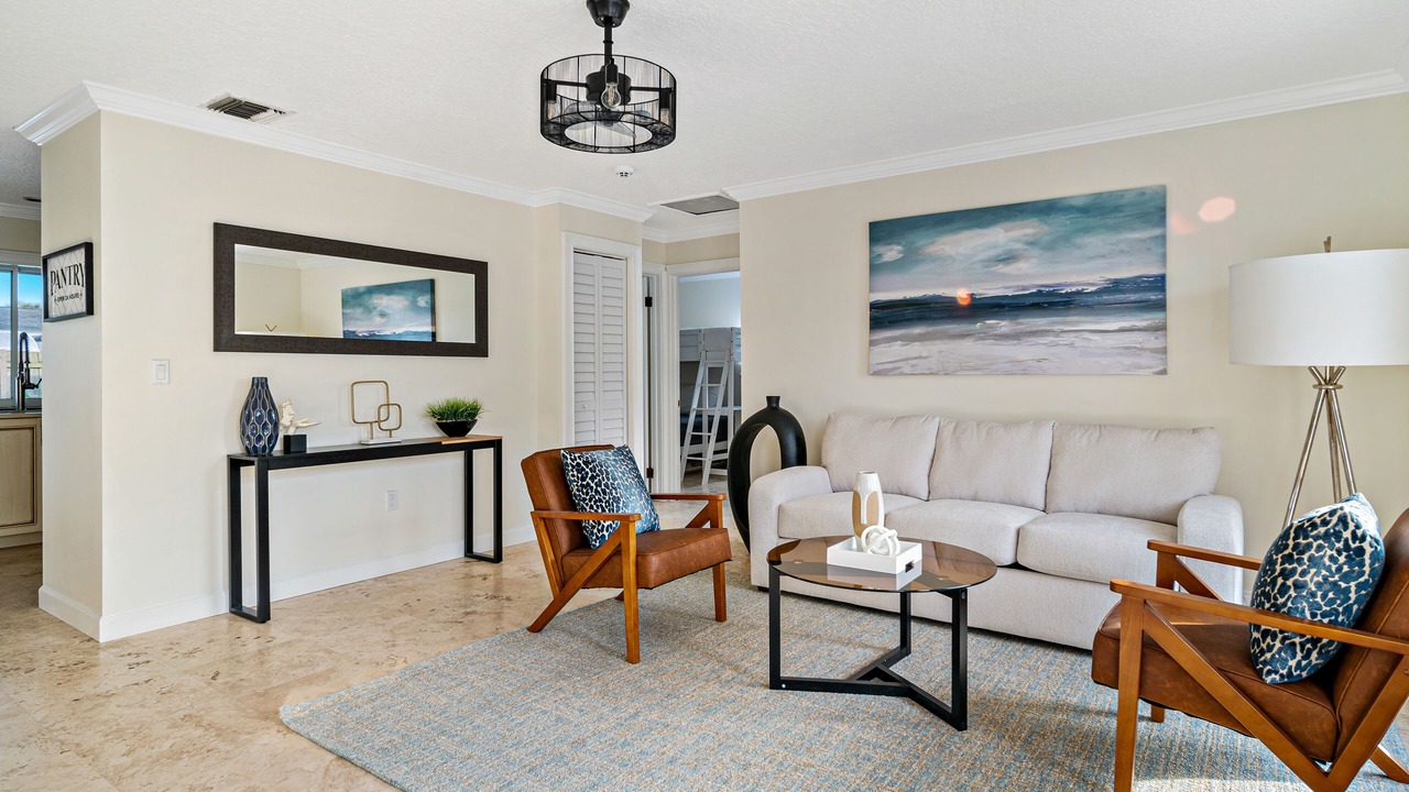 Photo of Livingroom in Hunt Club