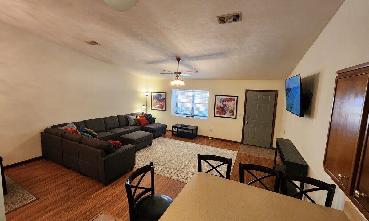 Photo of Livingroom in Tallahassee
