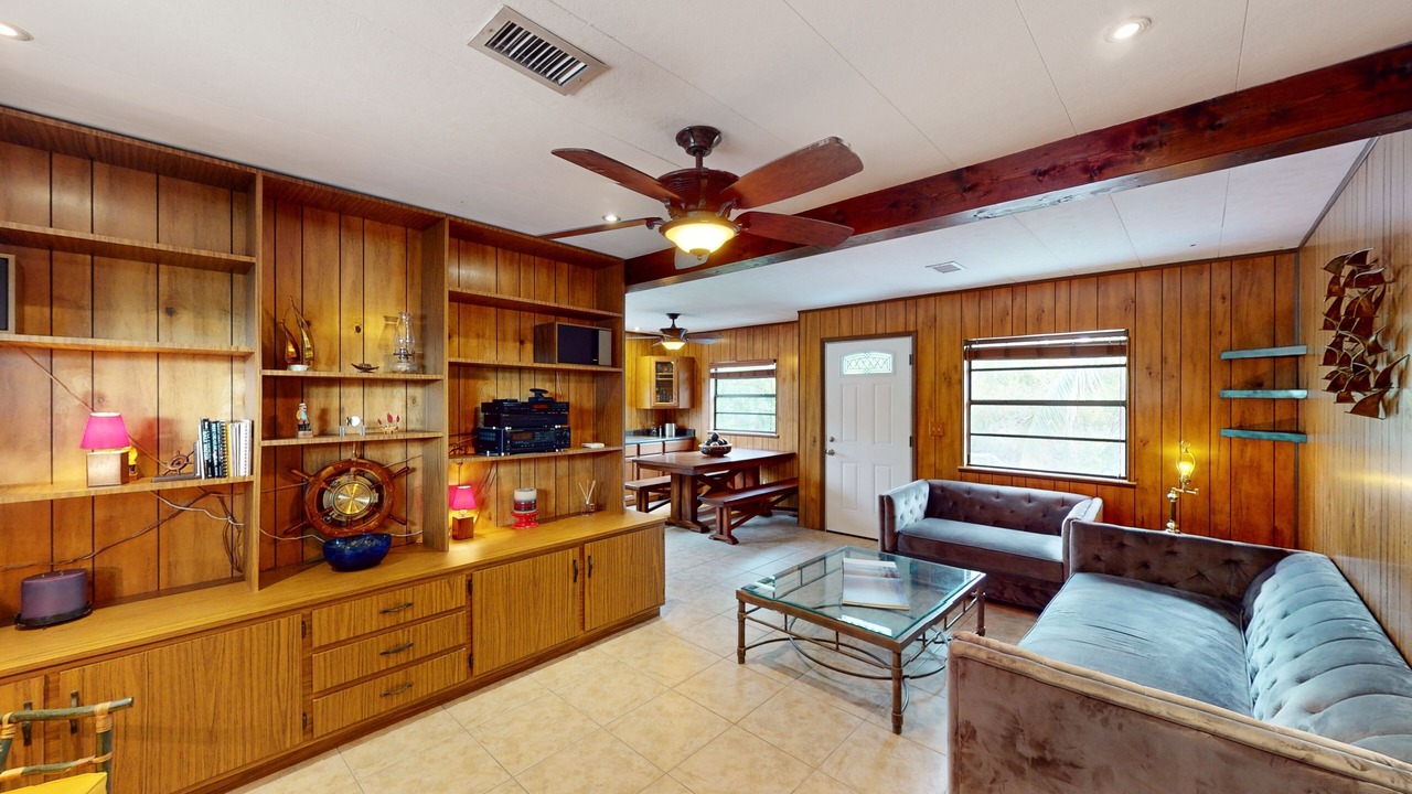 Photo of Livingroom in Indian Waterways