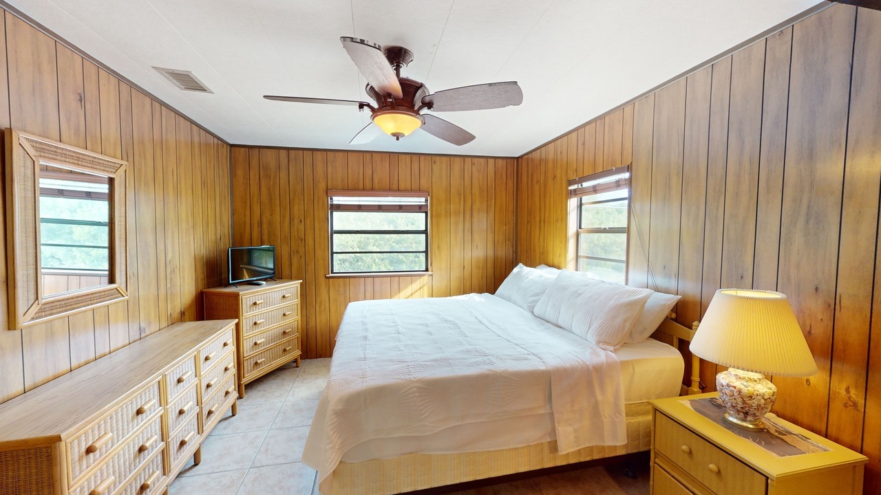 Photo of Bedroom in Indian Waterways