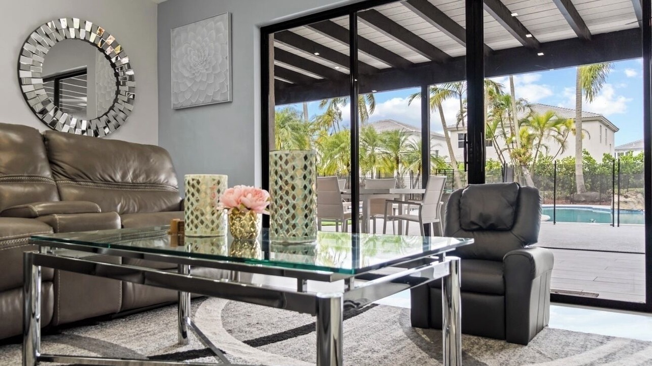 Photo of Livingroom in Richmond West