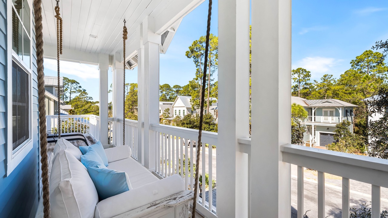 Photo of Patio Balcony in Lakeside at Blue Mountain Beach