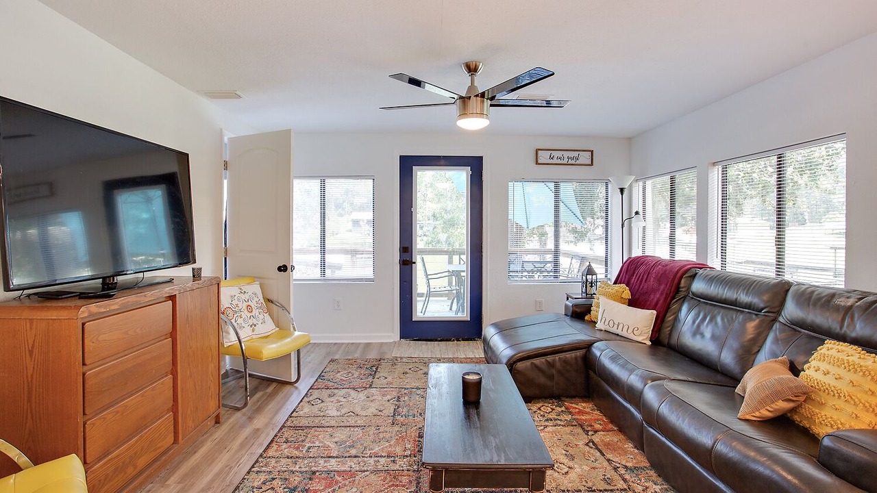 Photo of Livingroom in Telogia