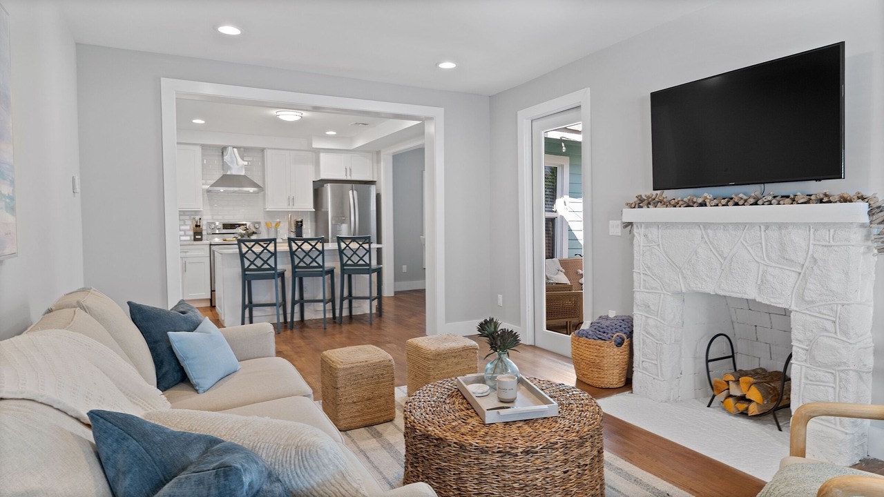 Photo of Livingroom in Parrot Cove