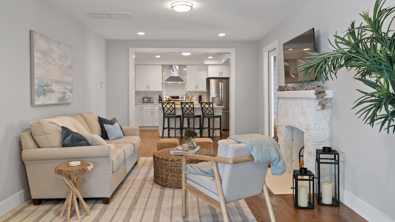 Photo of Livingroom in Parrot Cove