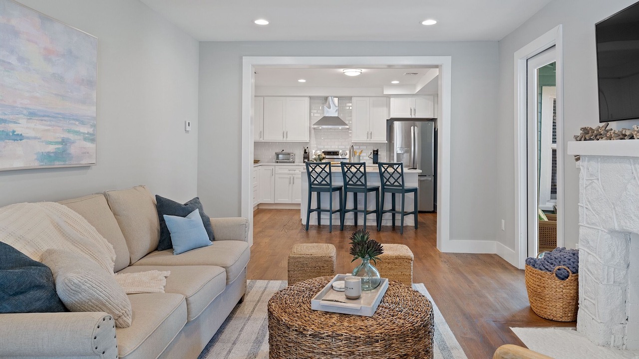 Photo of Livingroom in Parrot Cove