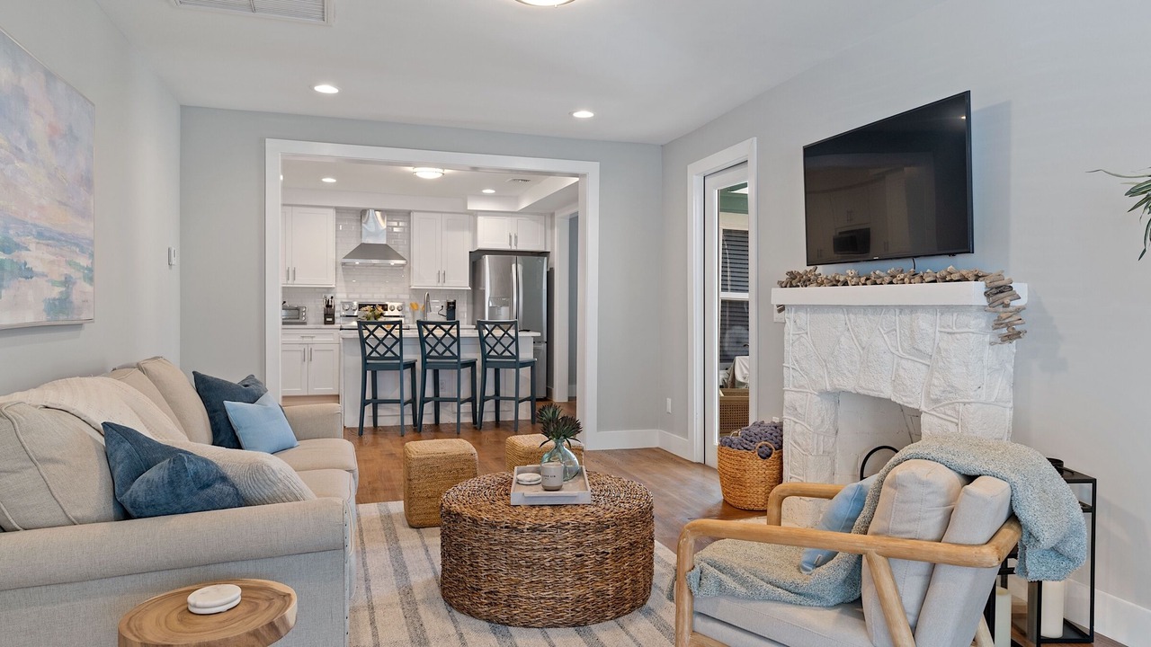 Photo of Livingroom in Parrot Cove