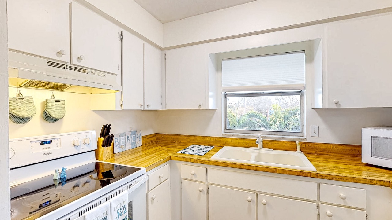 Photo of Kitchen in Redington Beach