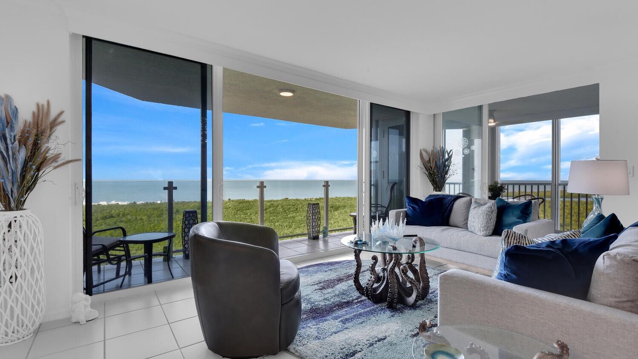 Photo of Livingroom in Pelican Bay