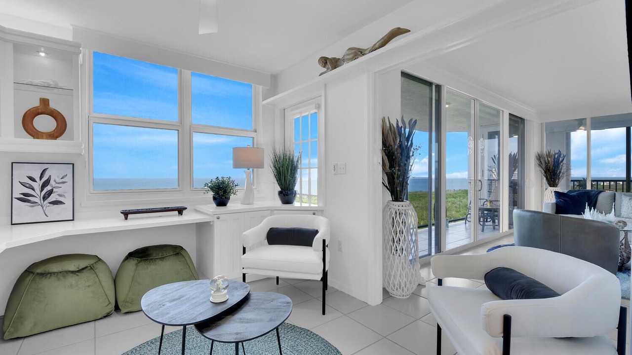 Photo of Livingroom in Pelican Bay