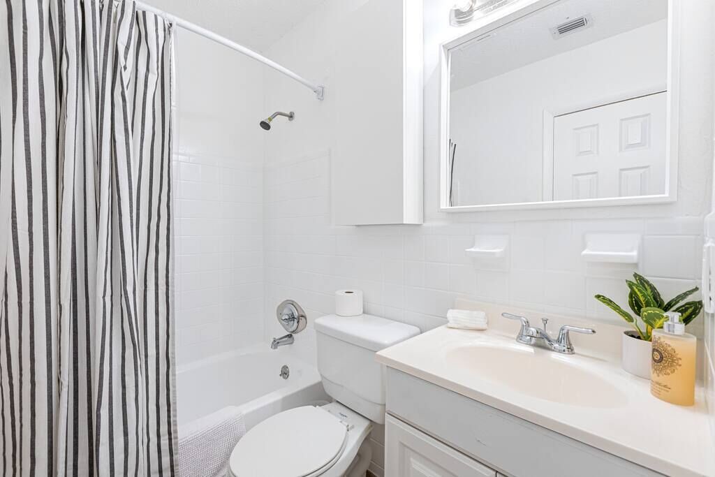 Photo of Bathroom in Sailboat Bend