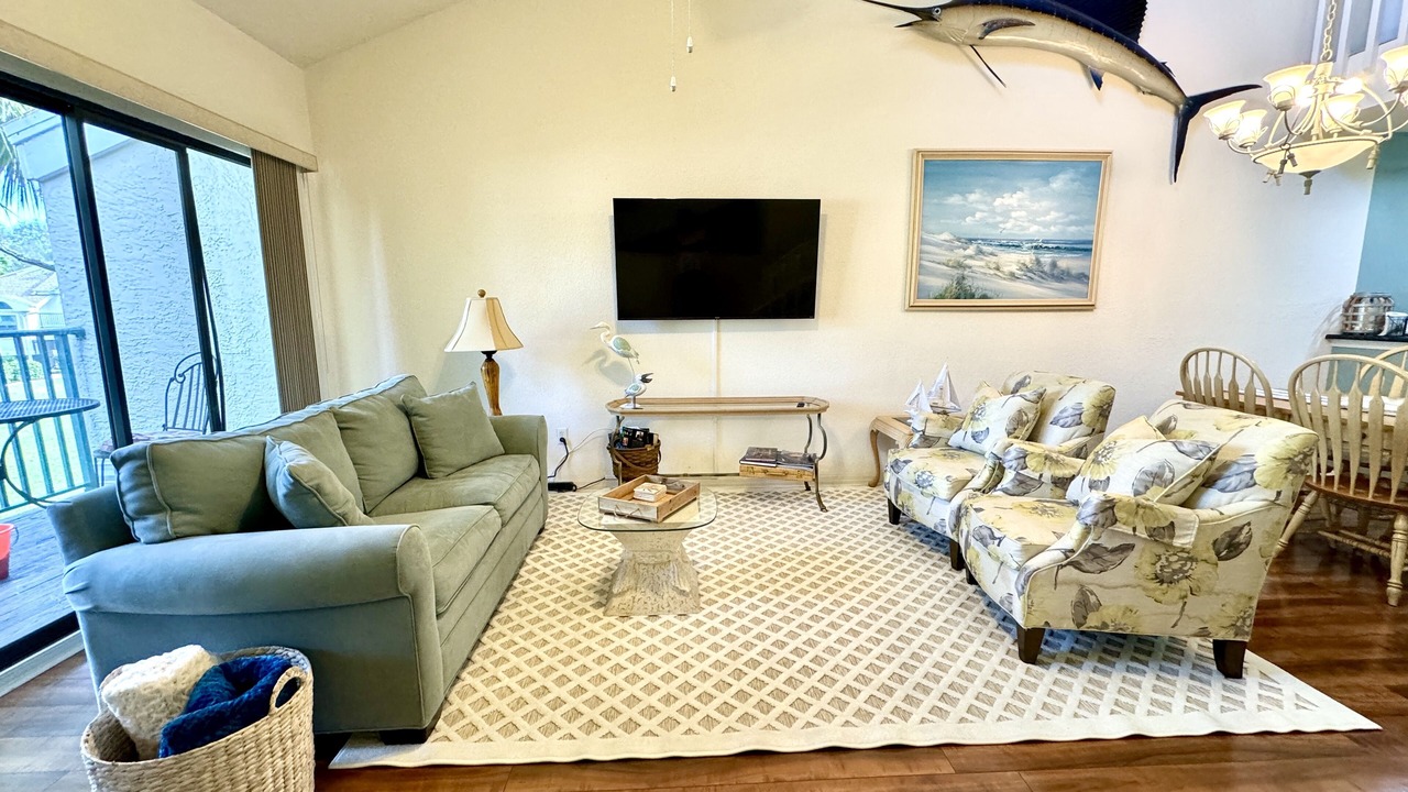 Photo of Livingroom in Pelican Bay