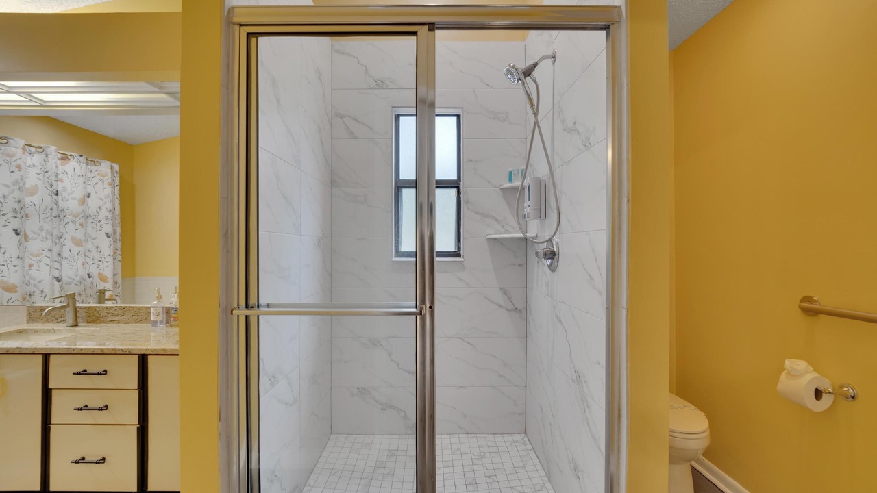 Photo of Bathroom in Temple Crest