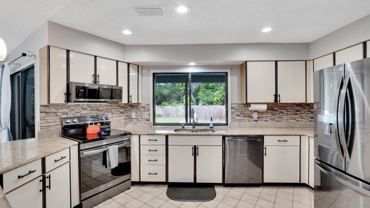 Photo of Kitchen in Temple Crest