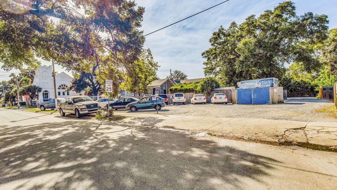 Photo of Outdoor in Old East Hill