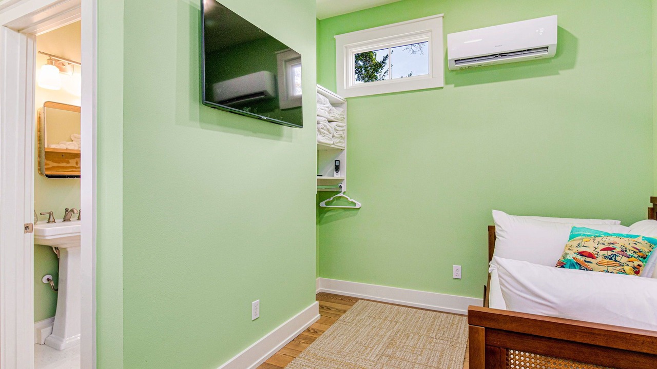 Photo of Bedroom in Old East Hill
