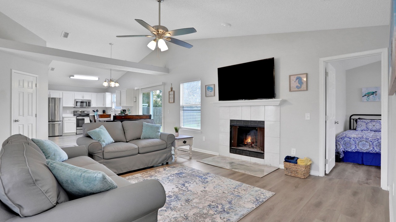 Photo of Livingroom in Doctors Inlet