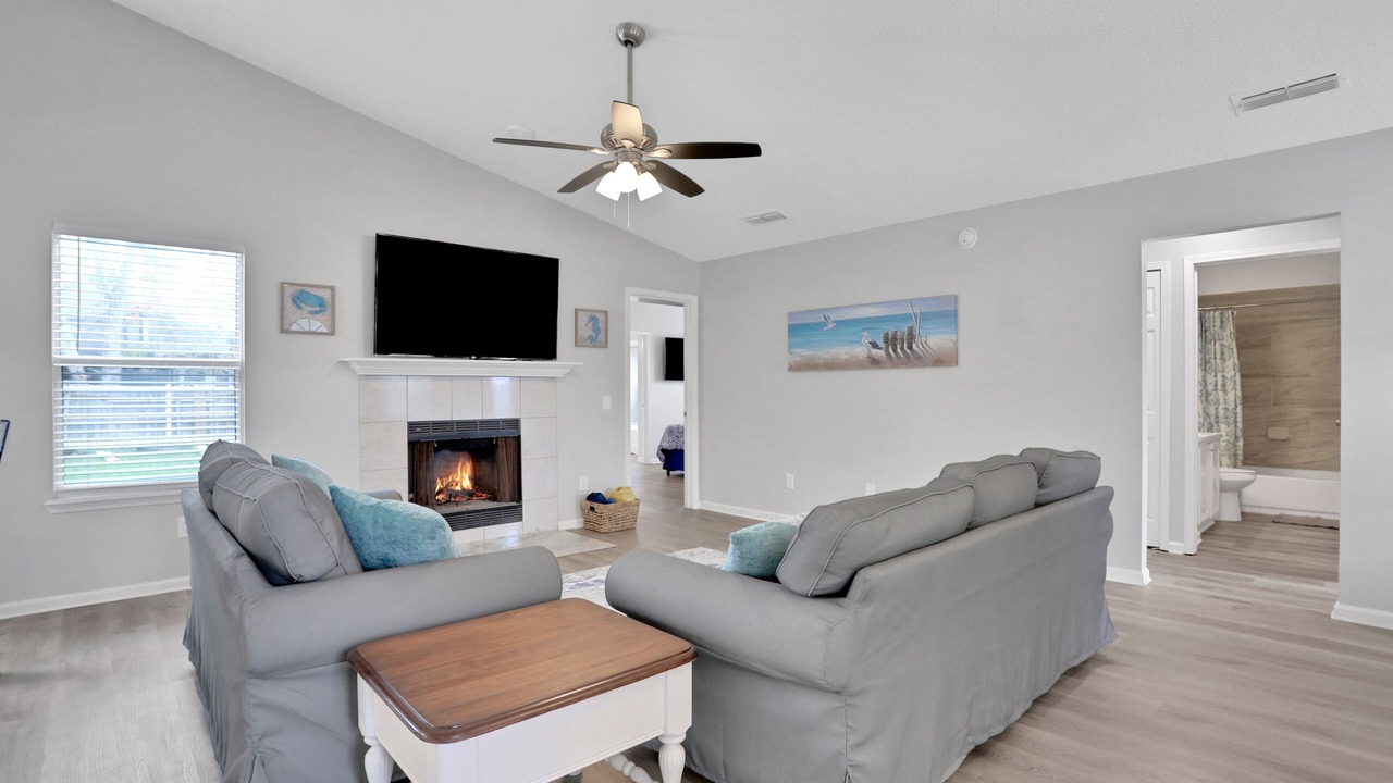 Photo of Livingroom in Doctors Inlet