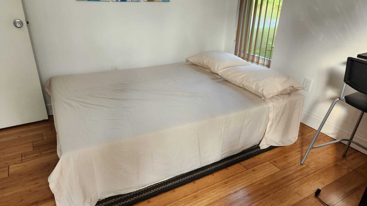 Photo of Bedroom in Ludlam