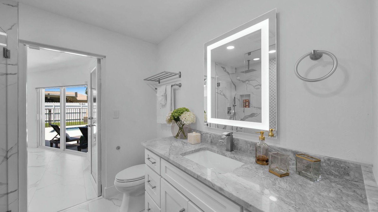 Photo of Bathroom in Caloosahatchee
