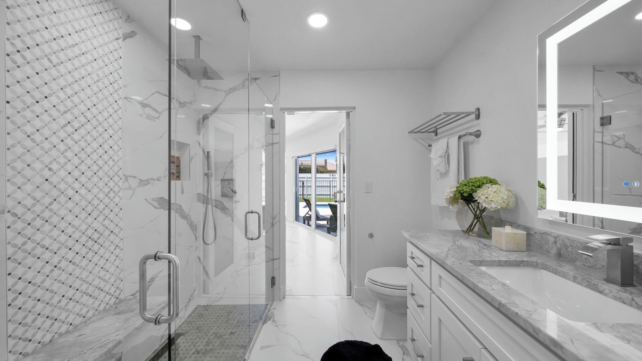 Photo of Bathroom in Caloosahatchee