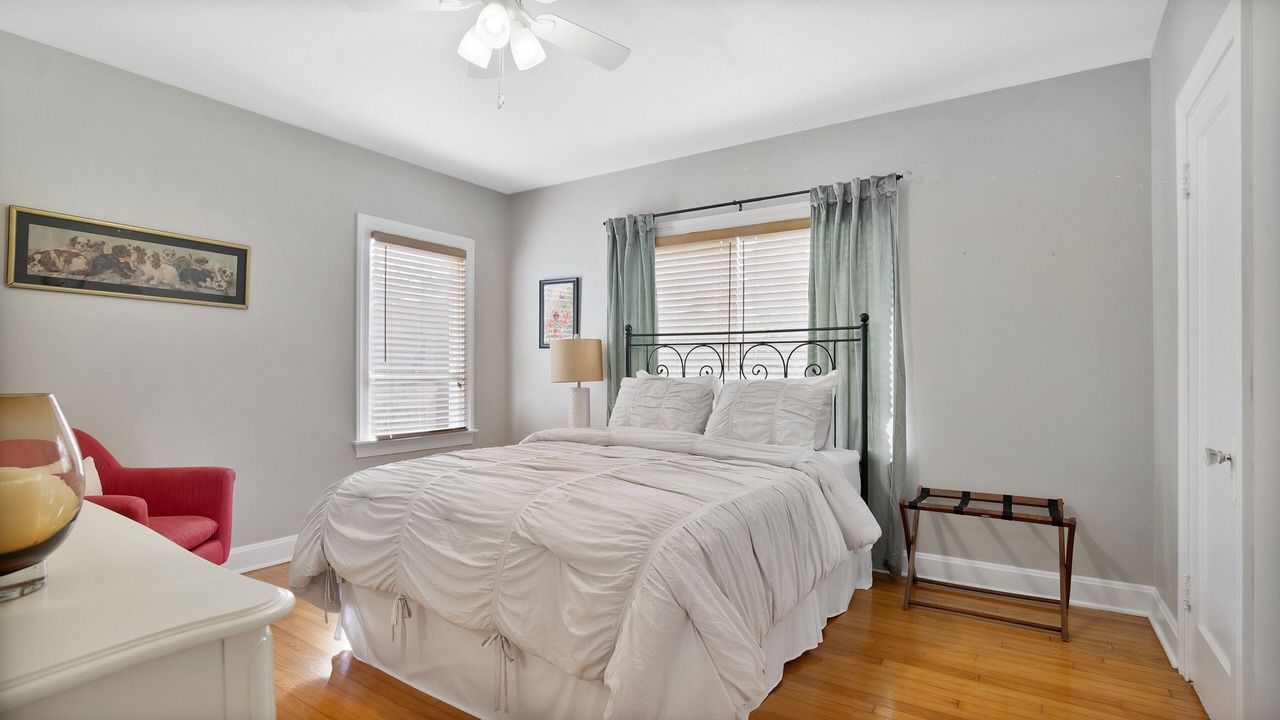 Photo of Bedroom in Rose Isle