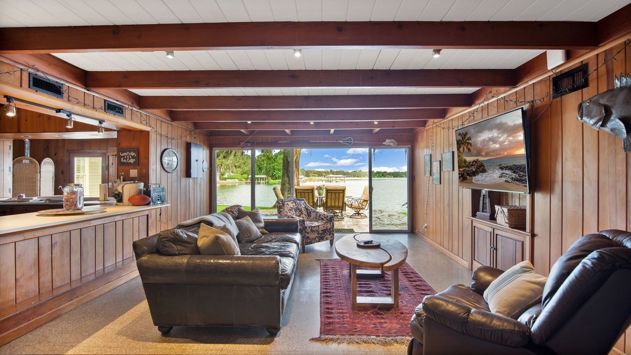 Photo of Livingroom in Rose Isle