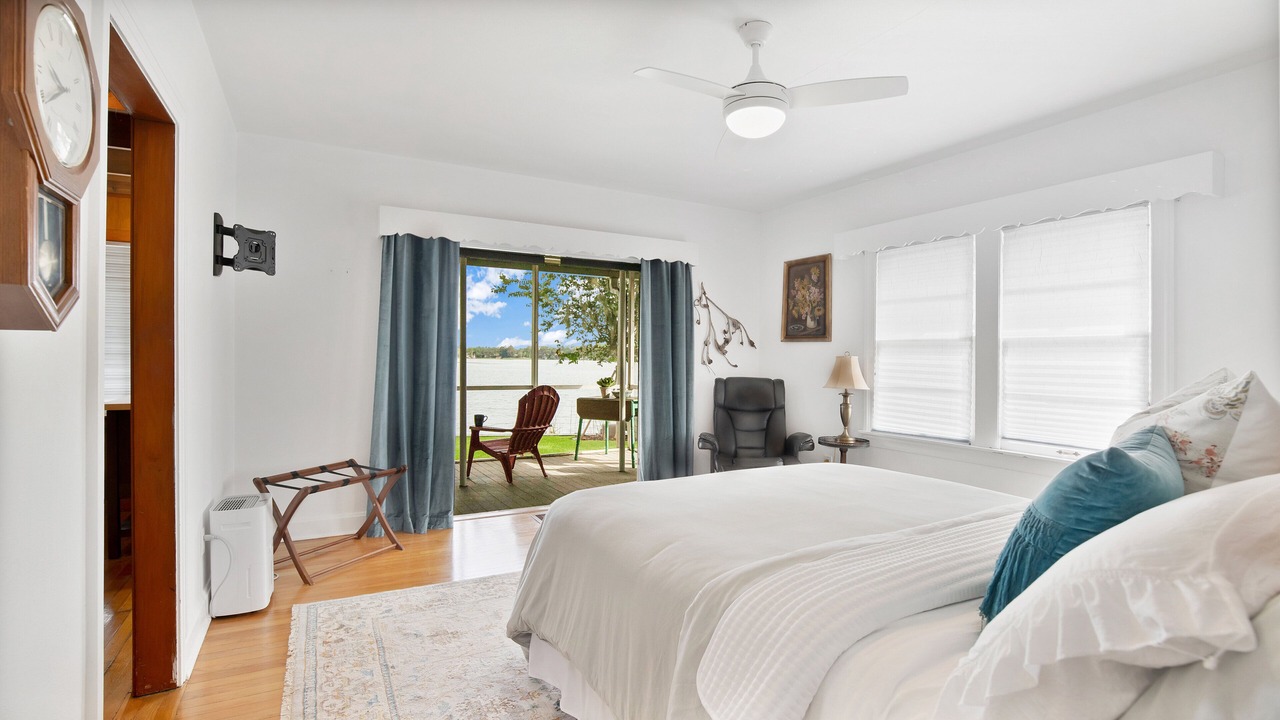 Photo of Bedroom in Rose Isle