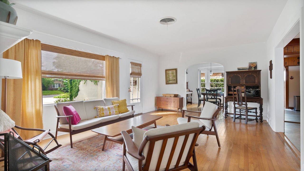 Photo of Livingroom in Rose Isle