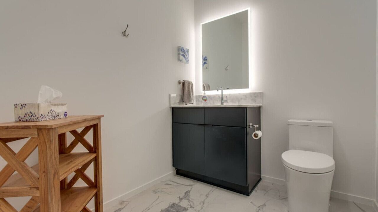 Photo of Bathroom in North Capitol