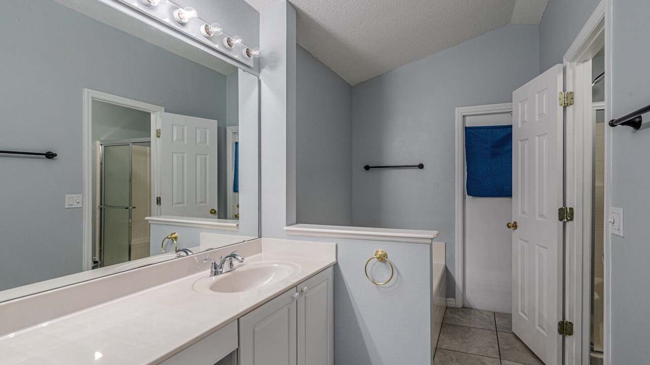 Photo of Bathroom in Sunridge Woods