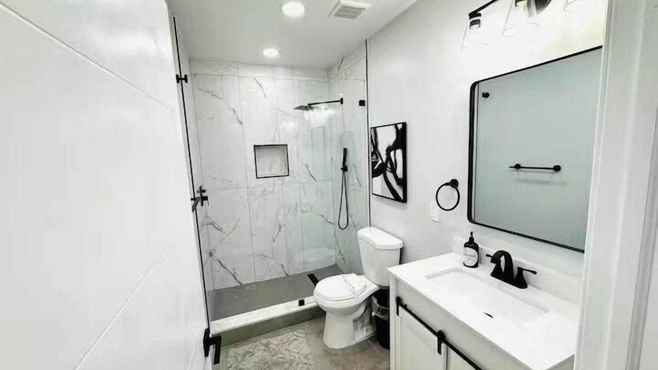 Photo of Bathroom in Lake Ridge