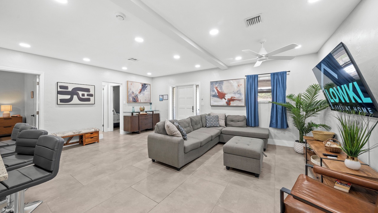 Photo of Livingroom in Lake Ridge