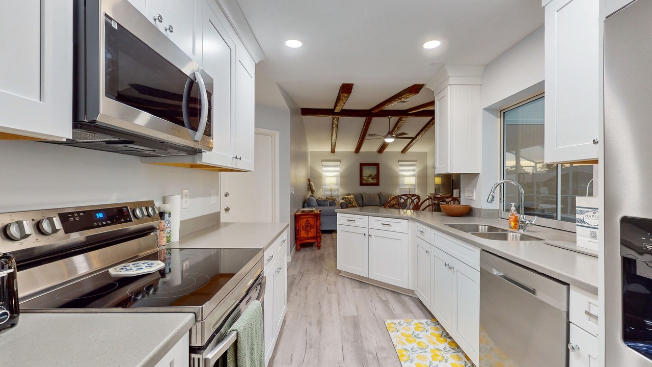 Photo of Kitchen in Lochmoor Waterway Estates