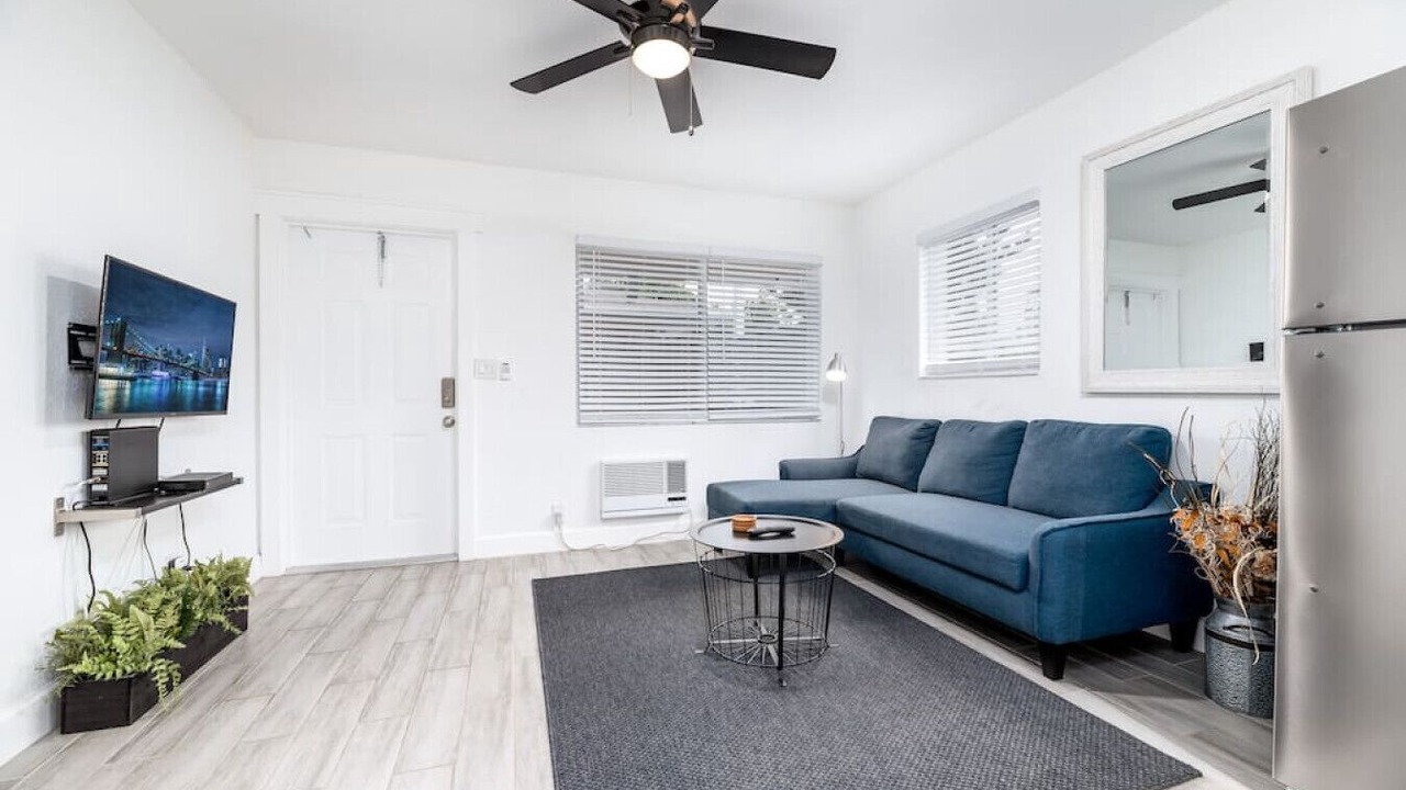 Photo of Livingroom in Middle River Terrace