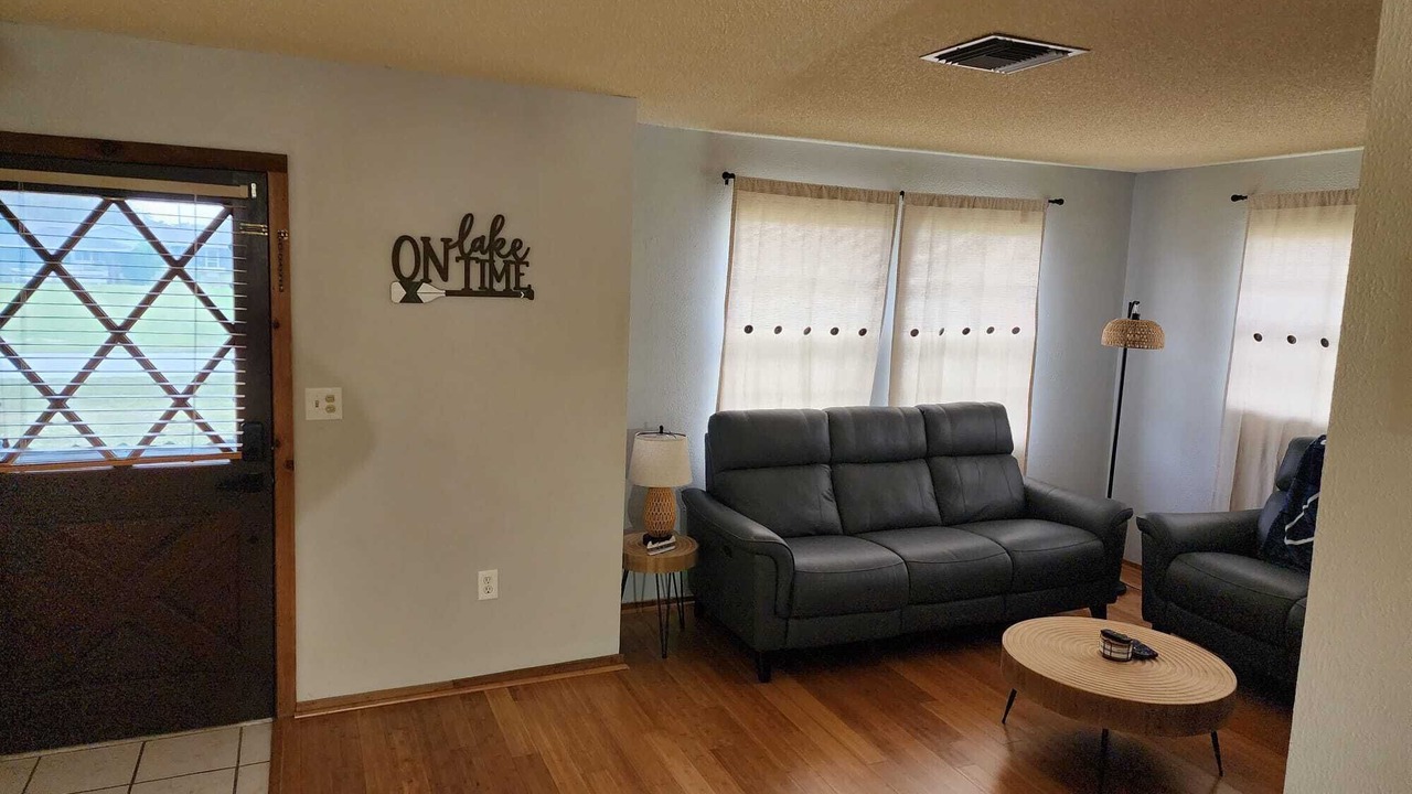 Photo of Livingroom in Highland