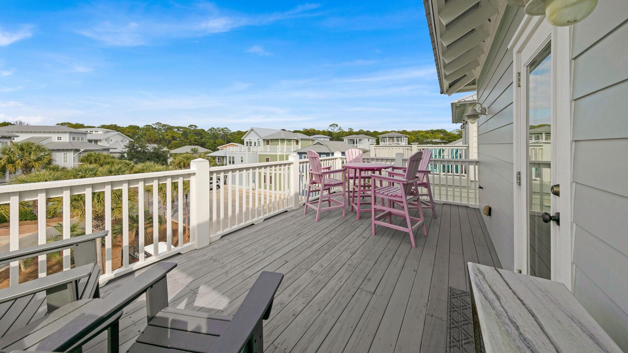 Photo of Patio Balcony in Treetop