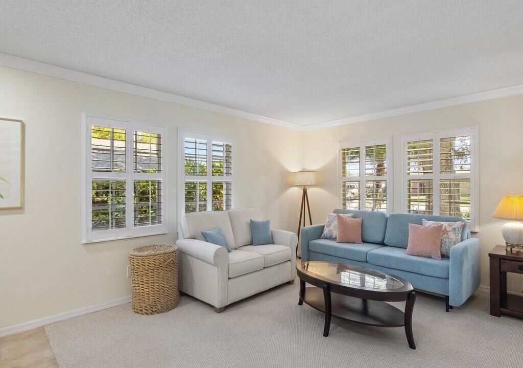 Photo of Livingroom in Florida Ridge