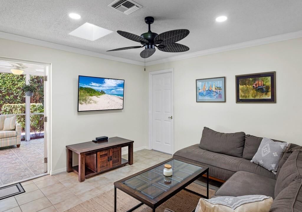 Photo of Livingroom in Florida Ridge