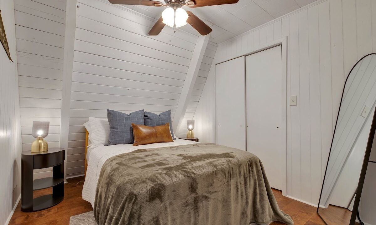 Photo of Bedroom in Quincy