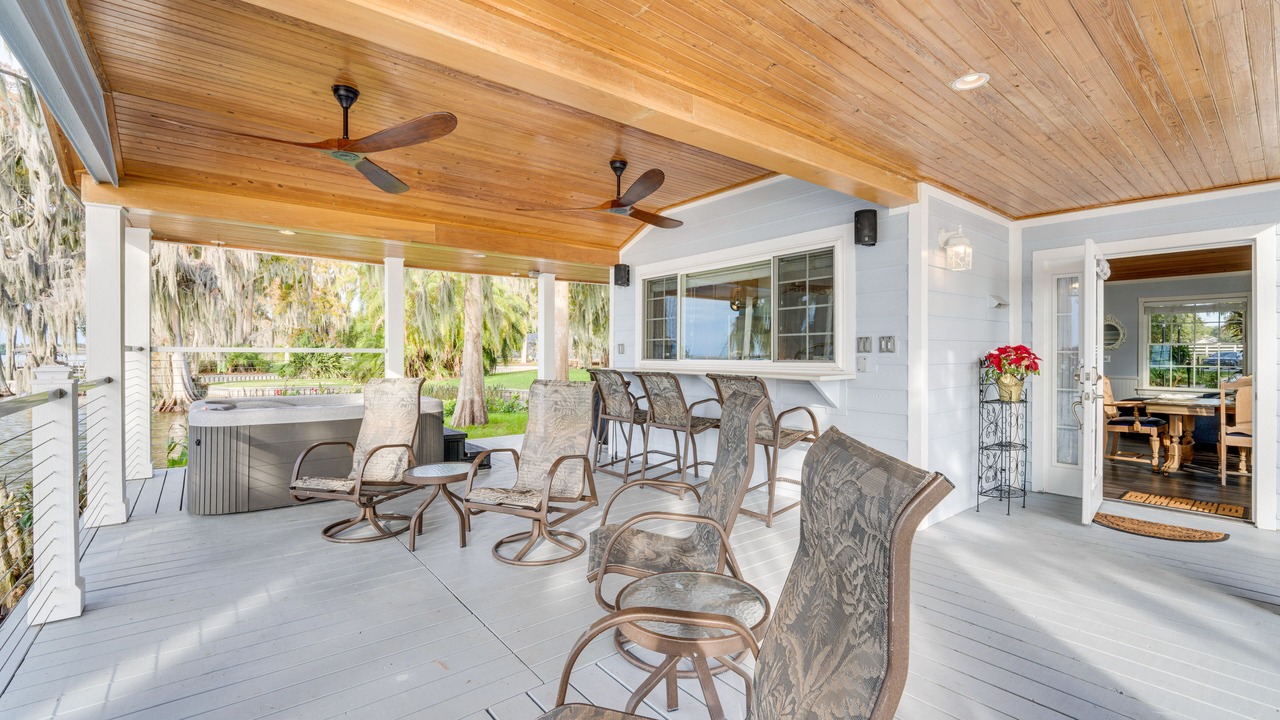 Photo of Patio Balcony in Cypress Gardens