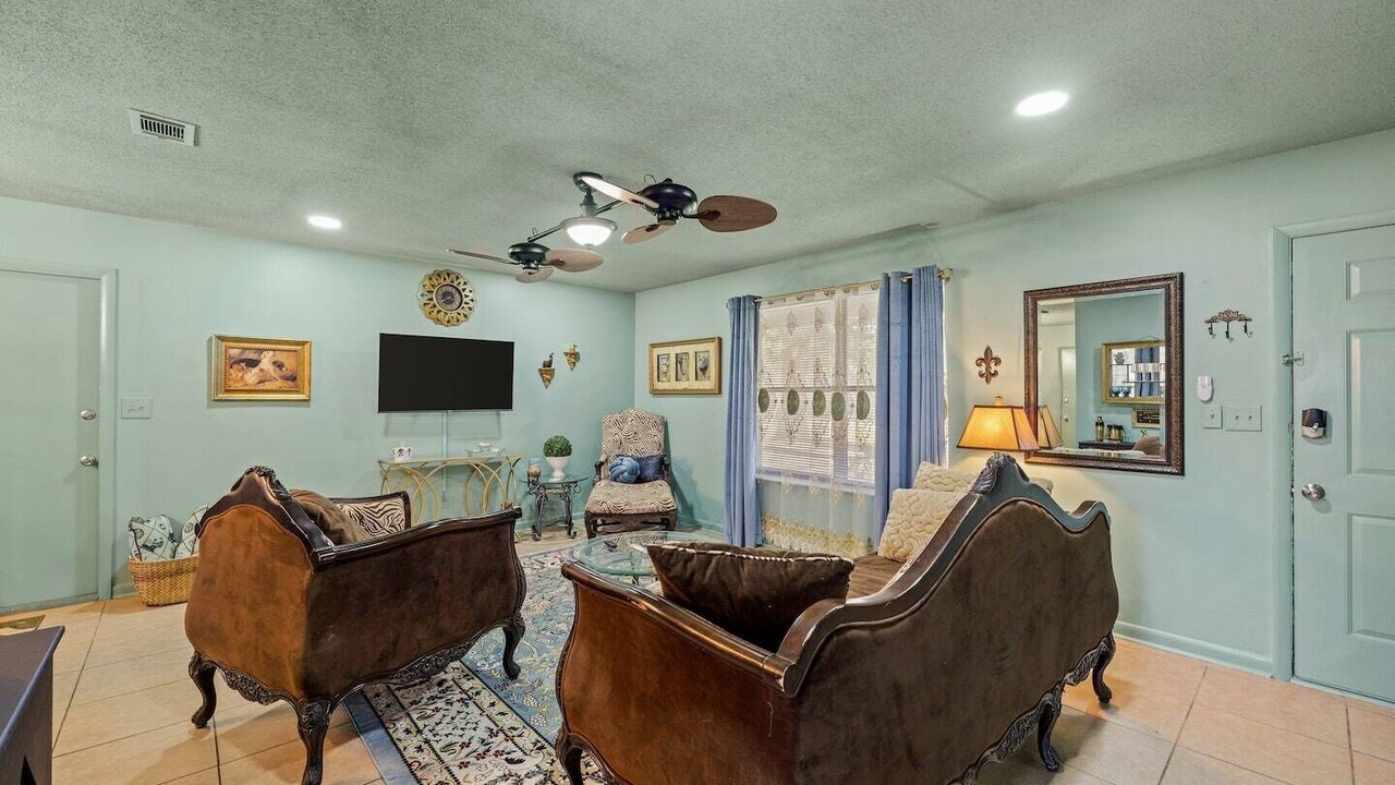 Photo of Livingroom in Tallahassee