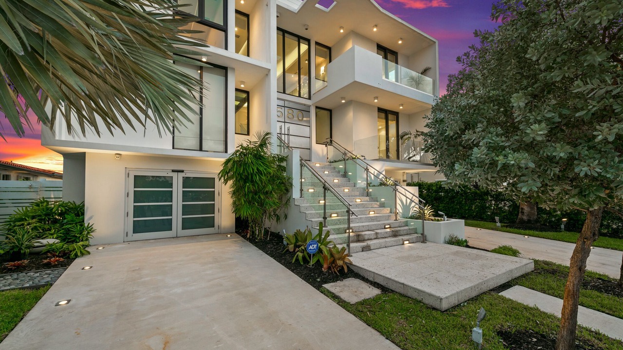 Photo of Outdoor in North Bay Village