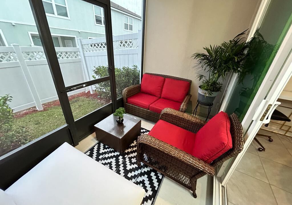 Photo of Livingroom in OakLeaf Plantation